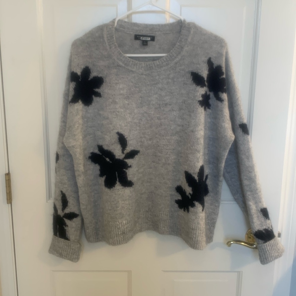 Women’s Banana Republic crew neck sweater.